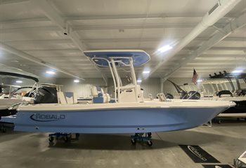 2025 Robalo 226 Cayman Solid Steel Blue Boat